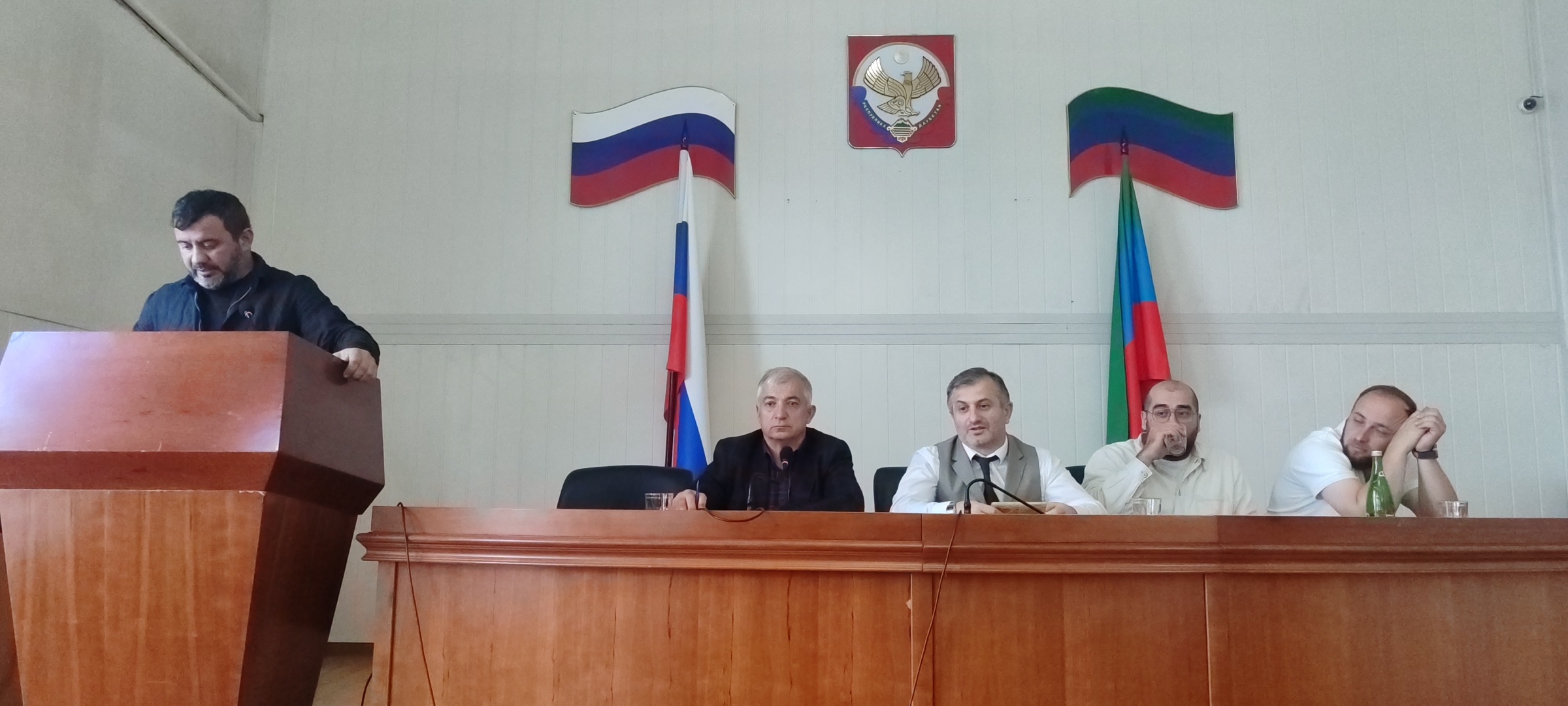 В администрации Тляратинского района прошло мероприятие по профилактике этничнеского и религиозного экстремизма.