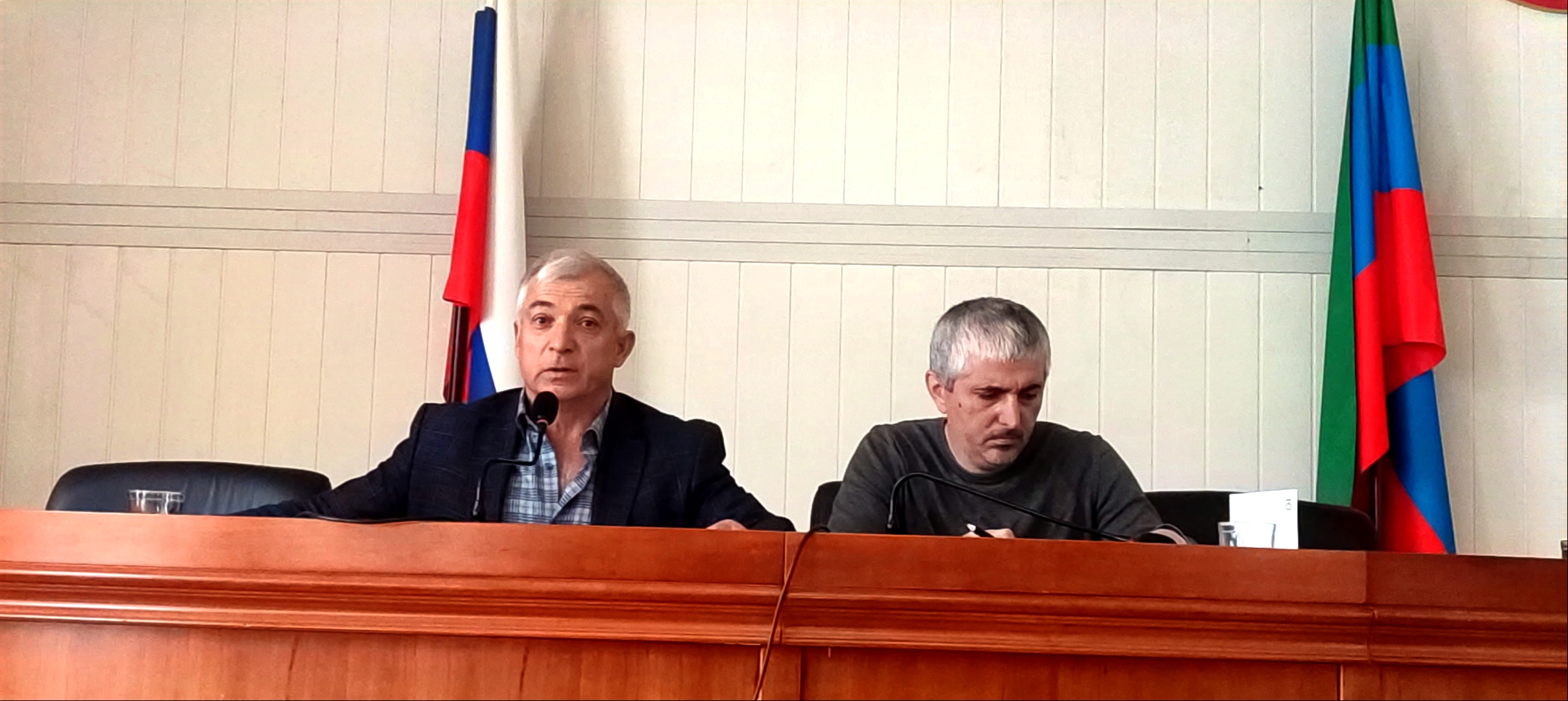 Рабочая встреча в Тляратинском районе: на повестке — ключевые вопросы образования и управления.