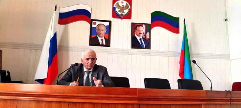 На очередном заседании актива Тляратинского района обсудили работу военного учётного стола в муниципалитете, а также вопросы своевременного представления деклараций служащими.