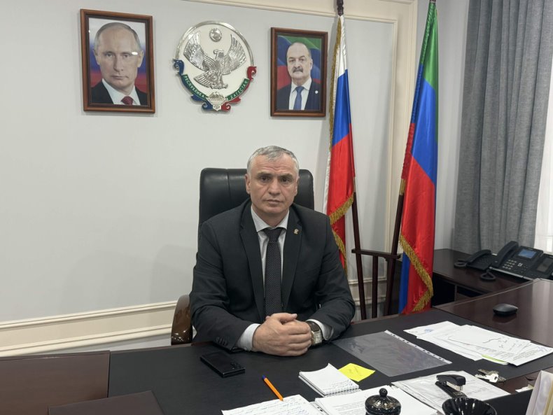 Глава Тляратинского района поздравил работников культуры с профессиональным праздником