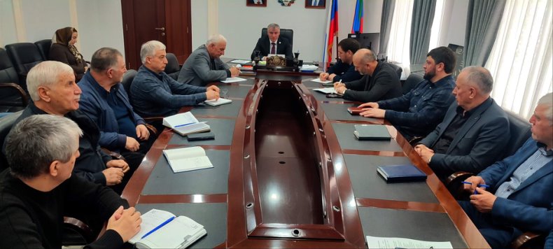 Глава Тляратинского района Мурад Рамазанов провёл очередное аппаратное совещание,