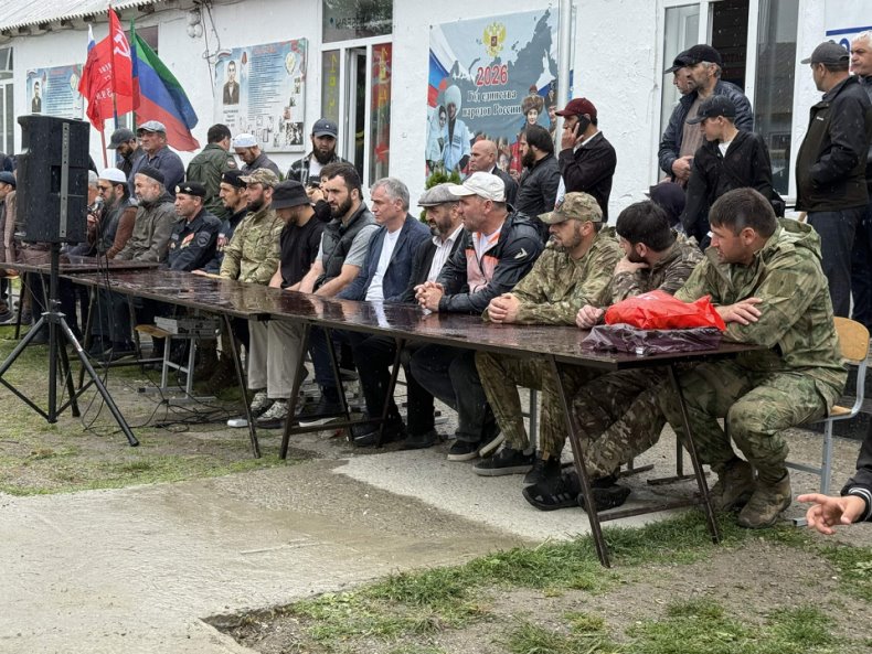 Руководство Тляратинского района приняло участие в турнире по вольной борьбе, посвящённом памяти участников СВО