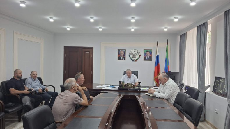 Глава Тляратинского района провёл встречу с делегацией Шидибской АСП