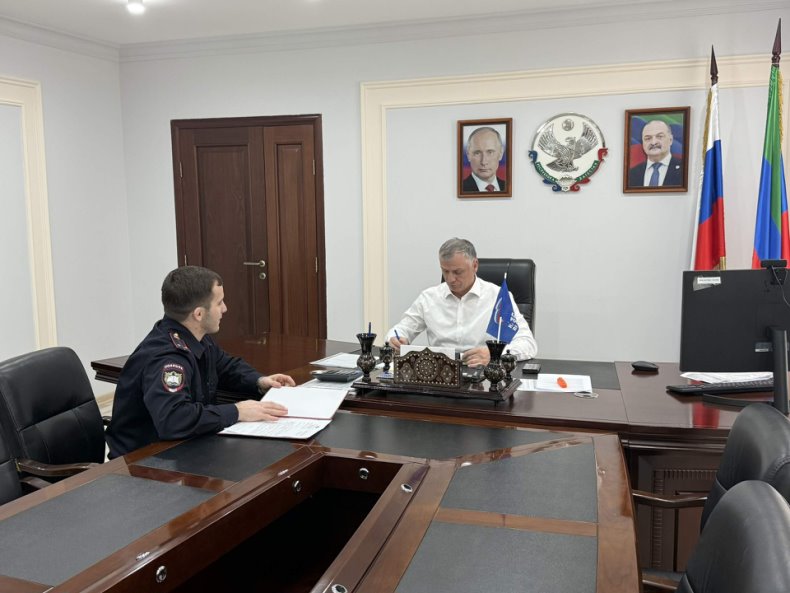 Глава Тляратинского района Мурад Рамазанов провел прием граждан по личным вопросам.